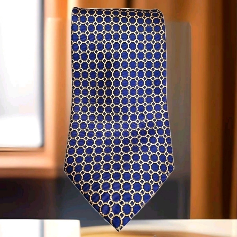Tommy Hilfiger Mens 100% Silk Tie Gold Blue Link Design 58 X 3.75"